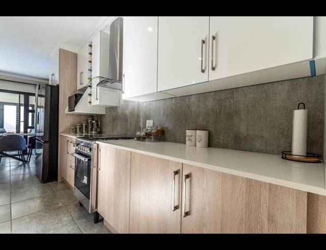 3 BEDROOM CLUSTER FOR SALE IN NORTH RIDING AH